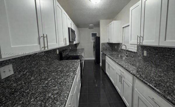 10920 Westwood Lake Dr, Unincorporated Dade County, Florida 33165, image 3