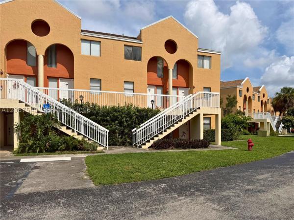 Villas At Lakeview, 5200 NW 31st Ave #217, Fort Lauderdale, Florida 33309, image 2