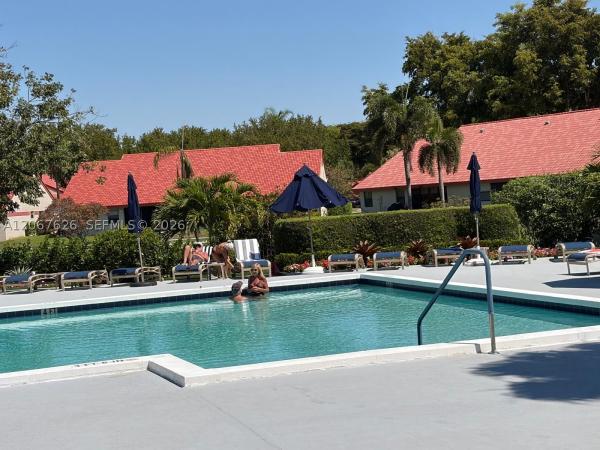 The Lexington Club Villas, 7860 Lexington Club Blvd #B, Delray Beach, Florida 33446, image 2