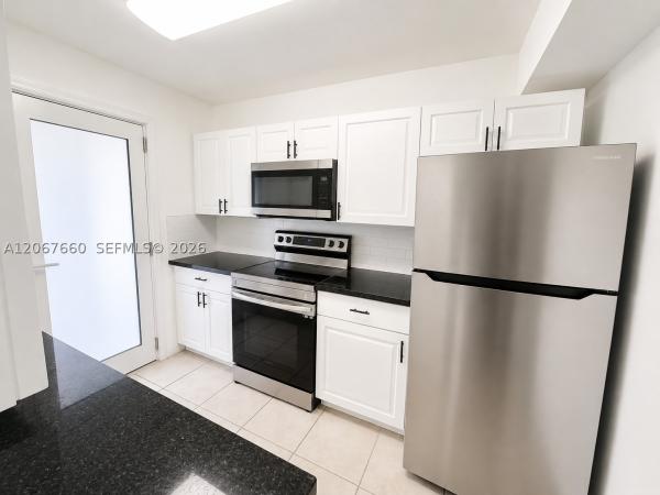 500 E Country Club Cir #1-7A, Plantation, Florida 33317, image 2