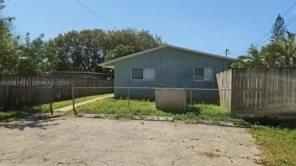 Hollywood Park, 2411 Thomas St, Hollywood, Florida 33020, image 1