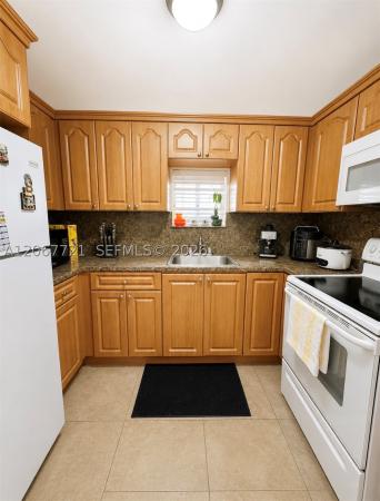 Savannah Apartments, 5611 W 25th Ct #8-A, Hialeah, Florida 33016, image 1