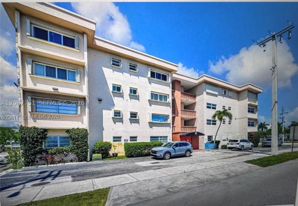 Gulfstream Garden, 410 SE 2nd St #223, Hallandale Beach, Florida 33009, image 2