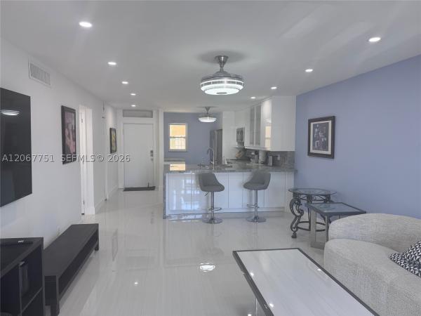 Gulfstream Garden, 410 SE 2nd St #223, Hallandale Beach, Florida 33009, image 3