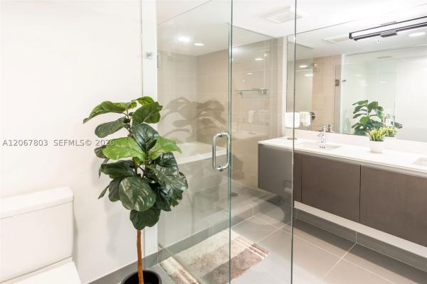 Peloro, 6620 Indian Creek Dr #509, Miami Beach, Florida 33141, image 2