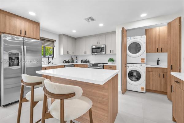 Melrose Manor, 2840 SW 5th St, Fort Lauderdale, Florida 33312, image 2