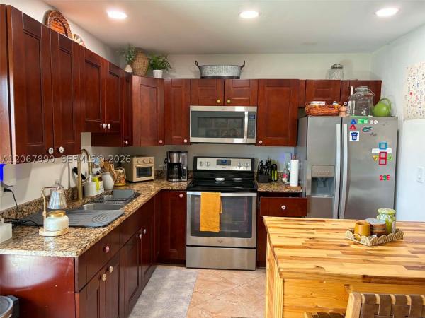 Coral Manor, 401 SE 3rd Pl, Deerfield Beach, Florida 33441, image 3