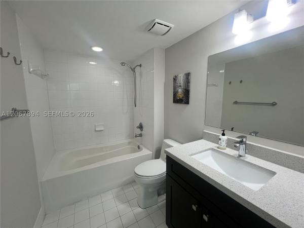 The Mark On Brickell, 1155 Brickell Bay Dr #1607, Miami, Florida 33131, image 2