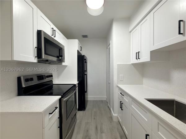 Le Jeune Place, 4060 SW 6th St, Miami, Florida 33134, image 1