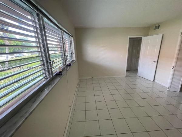 Seventeenth Green, 1450 Atlantic Shores Blvd #109, Hallandale Beach, Florida 33009, image 2