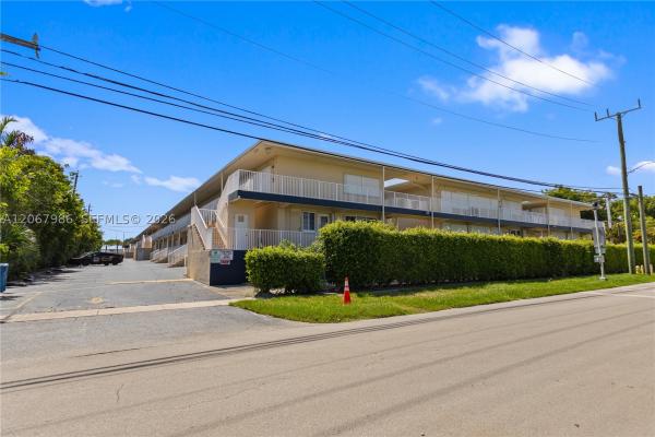 Sunshine Villa, 223 S Federal Hwy #60, Dania Beach, Florida 33004, image 3