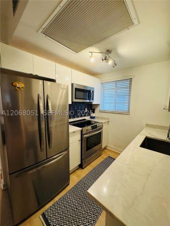 550 15t St #203, Miami Beach, Florida 33139, image 2