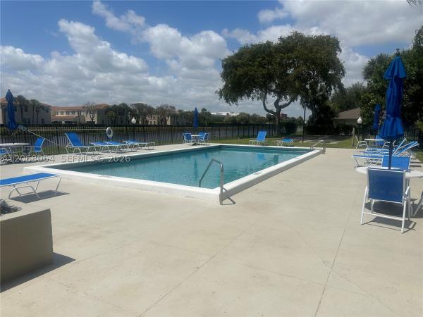 Delray Oaks, 2902 SW 21st Ter #301C, Delray Beach, Florida 33445, image 2