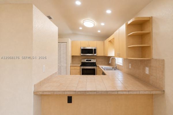 Golden Eagle Estates, 9733 NW 126th Ter, Hialeah Gardens, Florida 33018, image 3