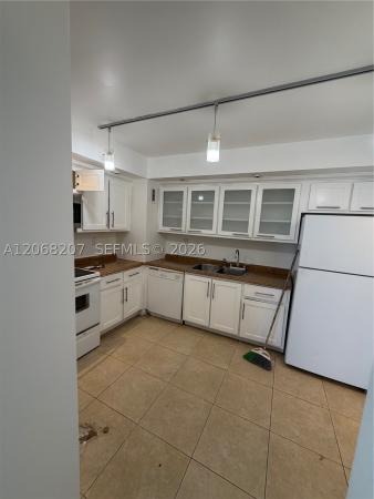 Regency Tower, 5838 Collins Ave #4A, Miami Beach, Florida 33140, image 2