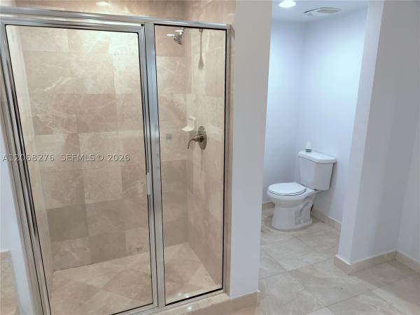 One Fifty One At Biscayne, 14951 Royal Oaks Ln #1006, North Miami, Florida 33181, image 1