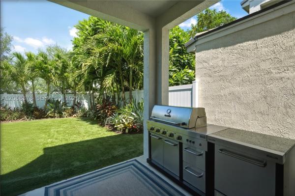 Vantage At Palm-Aire, 3545 NW 1st St, Pompano Beach, Florida 33069, image 3