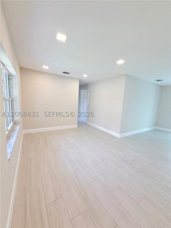 Jac-Mo Homes, 4492 NW 180th St, Miami Gardens, Florida 33055, image 2