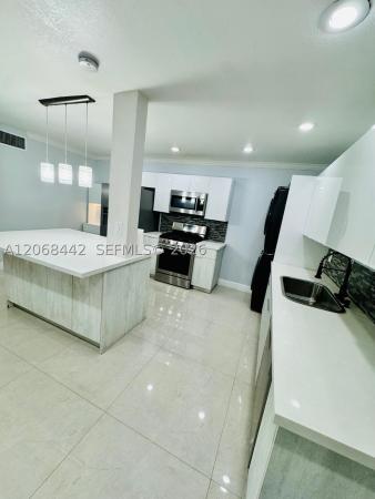 6812 Brookline Dr, Hialeah, Florida 33015, image 3