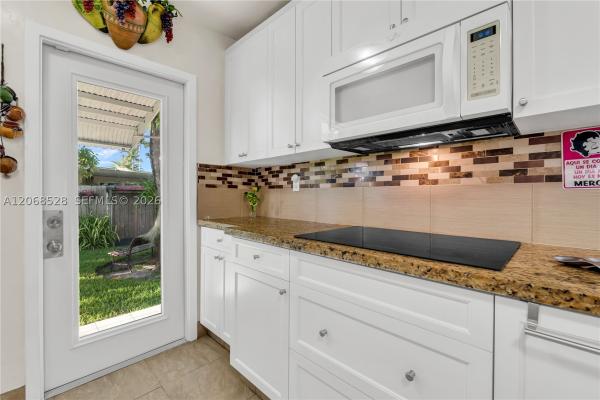 4275 SW 87th Ave, Unincorporated Dade County, Florida 33165, image 3