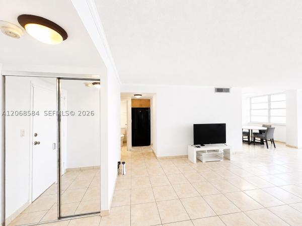 Winston Towers 100, 250 174th St #1615, Sunny Isles Beach, Florida 33160, image 2