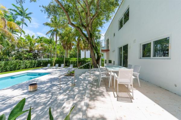 Roberts, 7277 SW 165th St, Palmetto Bay, Florida 33157, image 3