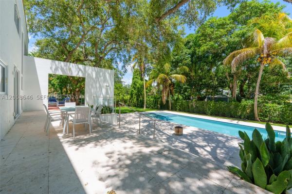 Roberts, 7277 SW 165th St, Palmetto Bay, Florida 33157, image 1