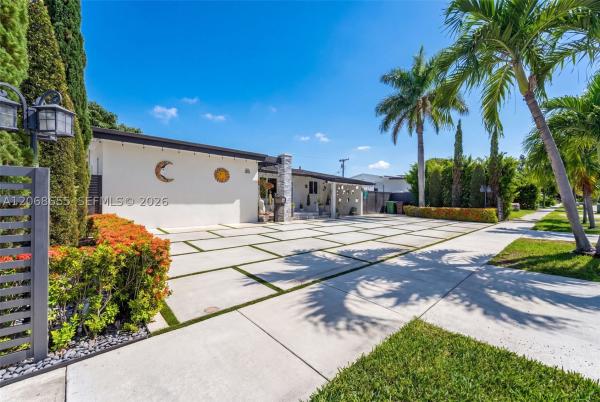 Palm Springs, 700 W 51st Pl, Hialeah, Florida 33012, image 1