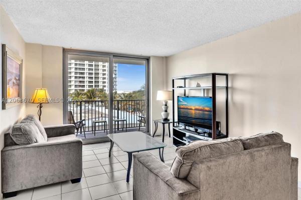Manatee, 9273 Collins Ave #308, Surfside, Florida 33154, image 3