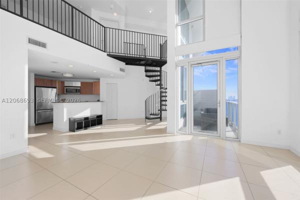 Met 1, 300 S Biscayne Blvd #L-1214, Miami, Florida 33131, image 2