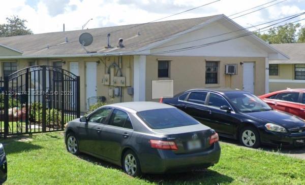2416 NW 79th Ter #2418, Unincorporated Dade County, Florida 33147, image 2