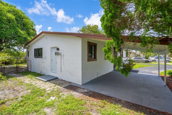 Bell Gardens, 18425 NW 23rd Ave, Miami Gardens, Florida 33056, image 2