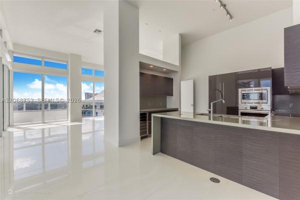 The Bond On Brickell, 1080 Brickell Ave #4401, Miami, Florida 33131, image 1