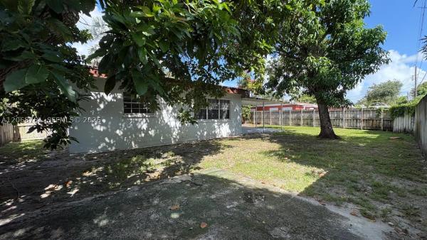 Boulevard Heights, 251 N 68th Ter, Hollywood, Florida 33024, image 2
