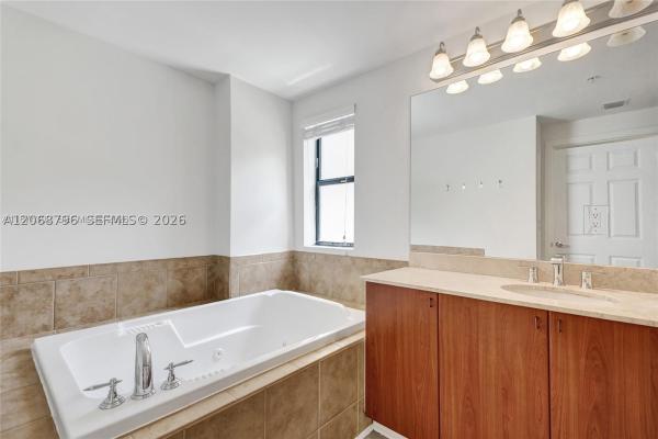 Puerta De Palmas, 888 S Douglas Rd #304, Coral Gables, Florida 33134, image 2