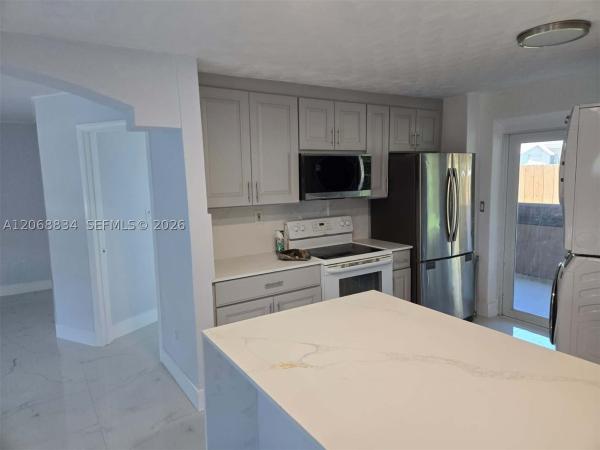 Cresthaven, 1101 NE 23rd Pl, Pompano Beach, Florida 33064, image 2