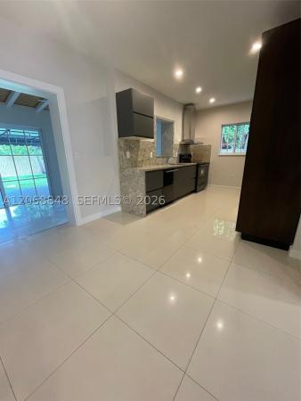 Altos Del Mar, 7820 Carlyle Ave, Miami Beach, Florida 33141, image 2