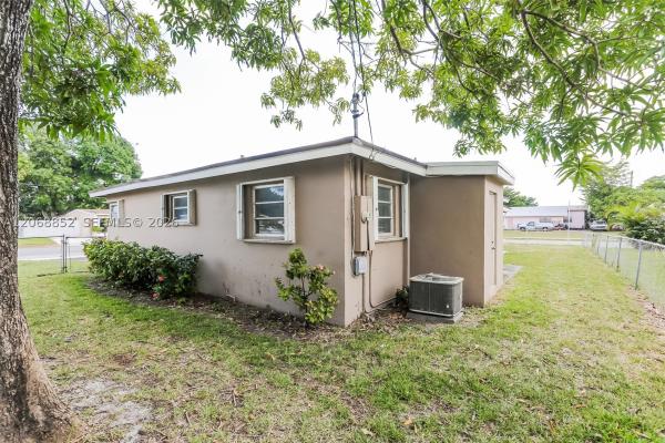 Sanders Park, 1565 NW 6th Ave, Pompano Beach, Florida 33060, image 1