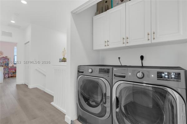 550 NE 207th St, Unincorporated Dade County, Florida 33179, image 1