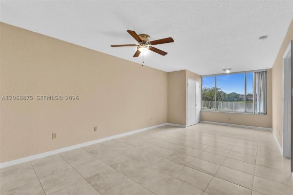 LakeView Club, 2880 N Oakland Forest Dr #110, Oakland Park, Florida 33309, image 2