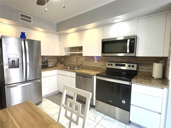 Lake Colony, 7049 Marlberry Ln, Tamarac, Florida 33321, image 3