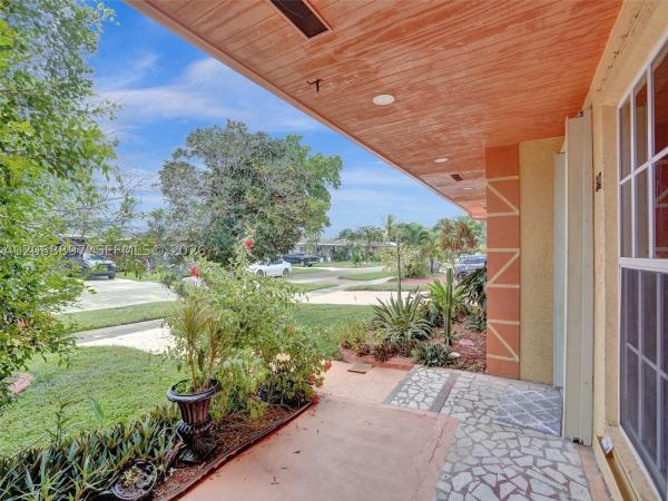 1161 NE 202nd St, Unincorporated Dade County, Florida 33179, image 3