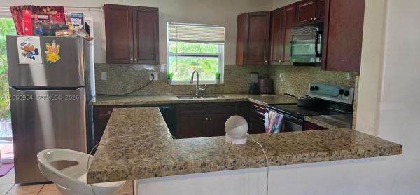 Bonnie Loch, 601 W Sample Rd, Deerfield Beach, Florida 33064, image 1