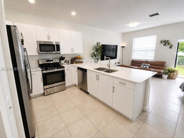 Aquabella, 3382 W 114th Ter, Hialeah, Florida 33018, image 2
