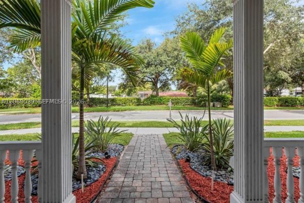 Lakeside Village Of Davie, 4762 Lakeside Ter, Davie, Florida 33314, image 2