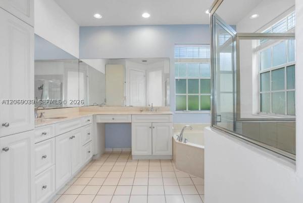 Lakeside Village Of Davie, 4762 Lakeside Ter, Davie, Florida 33314, image 3