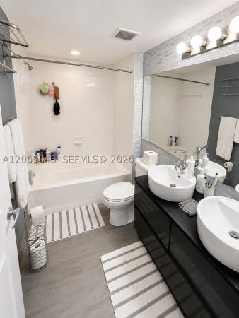The Mark On Brickell, 1155 Brickell Bay Dr #2504, Miami, Florida 33131, image 3