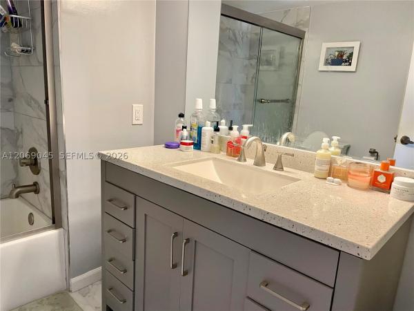 Rolling Hills Golf And Tennis Club, 3150 W Rolling Hills Cir #201, Davie, Florida 33328, image 1