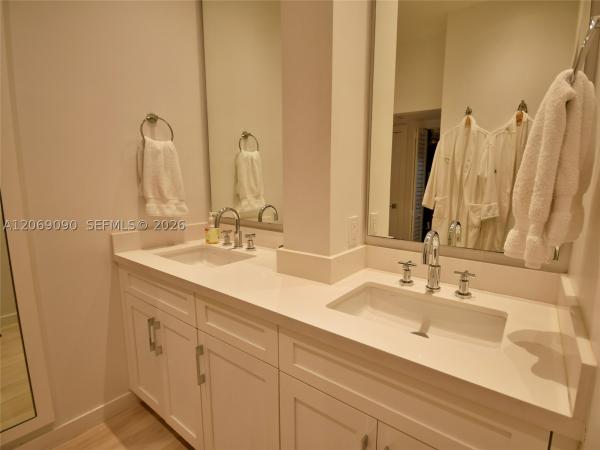 Ocean Village, 55 Ocean Lane Dr #4031, Key Biscayne, Florida 33149, image 2