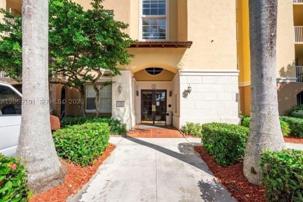 The Yacht Club At Aventura, 19999 E Country Club Dr #1206, Aventura, Florida 33180, image 2